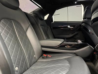 2017 Audi S8 Plus 4.0 V8 Q · Carbon · Keramiska · Taklucka · Bose – bild 14