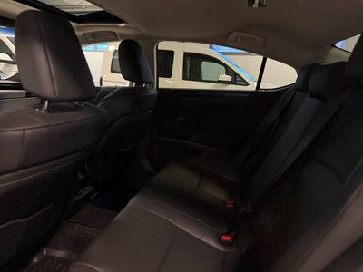 2022 Lexus ES 300h 2.5 E-CVT Limited Edt *Taklucka*Skinn*Navi*B-kam – bild 17