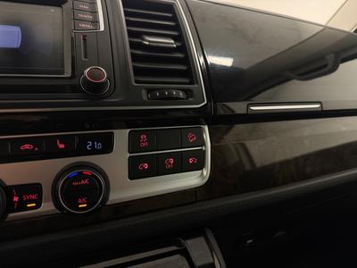 2017 Volkswagen Multivan 2.0 TDI 4M Highline 7-sits MOMS SE SPEC värm Dynaudio – bild 18