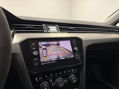 2020 Volkswagen Passat Sportscombi 2.0 TDI 4M *R-line*Matrix*D-värm*Spec – bild 16