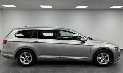 2015 Volkswagen Passat Sportscombi 2.0 TDI DPF SCR BMT 4M GT · Kamera · D-värm – bild 4