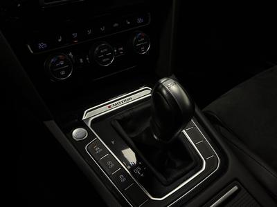 2015 Volkswagen Passat Sportscombi 2.0 TDI DPF SCR BMT 4M GT · Kamera · D-värm – bild 19
