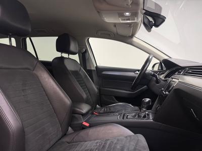 2015 Volkswagen Passat Sportscombi 2.0 TDI DPF SCR BMT 4M GT · Kamera · D-värm – bild 12